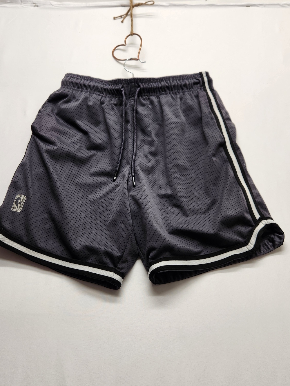 ⭐️Vintage NBA UNK Lifestyle Grey Mesh Basketball Shorts Retro Aesthetic Size M